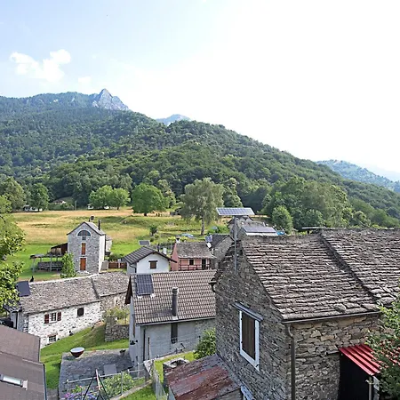 Apartment Rustico San Martin - Happy Riazzino